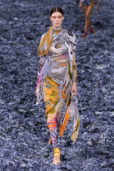 Look 65